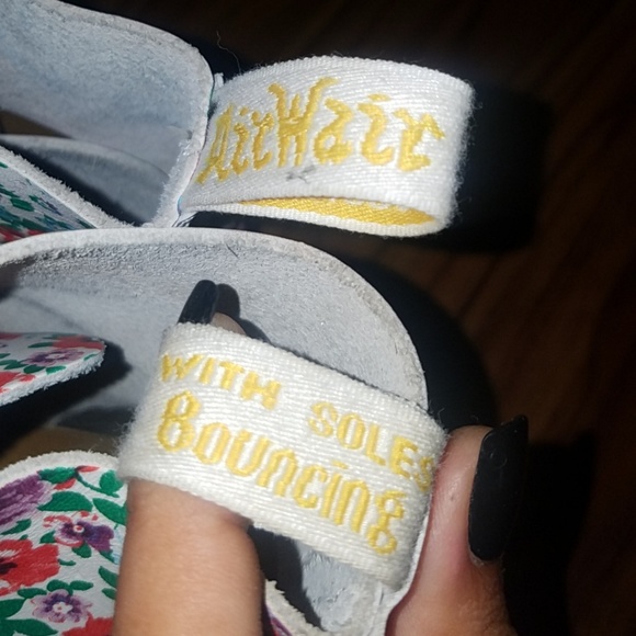 Dr. Martens boots - Picture 4 of 7